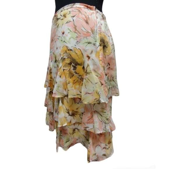 Ann Taylor Loft tiered floral silk skirt with side zip - Picture 3 of 9